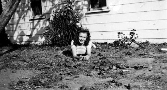 1945
