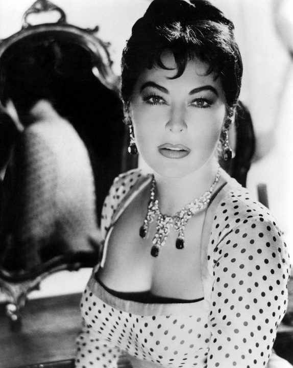 Ava1