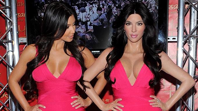 kim kardashian (Left)