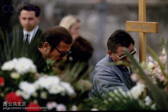 Roger Moor at Audrey s grave